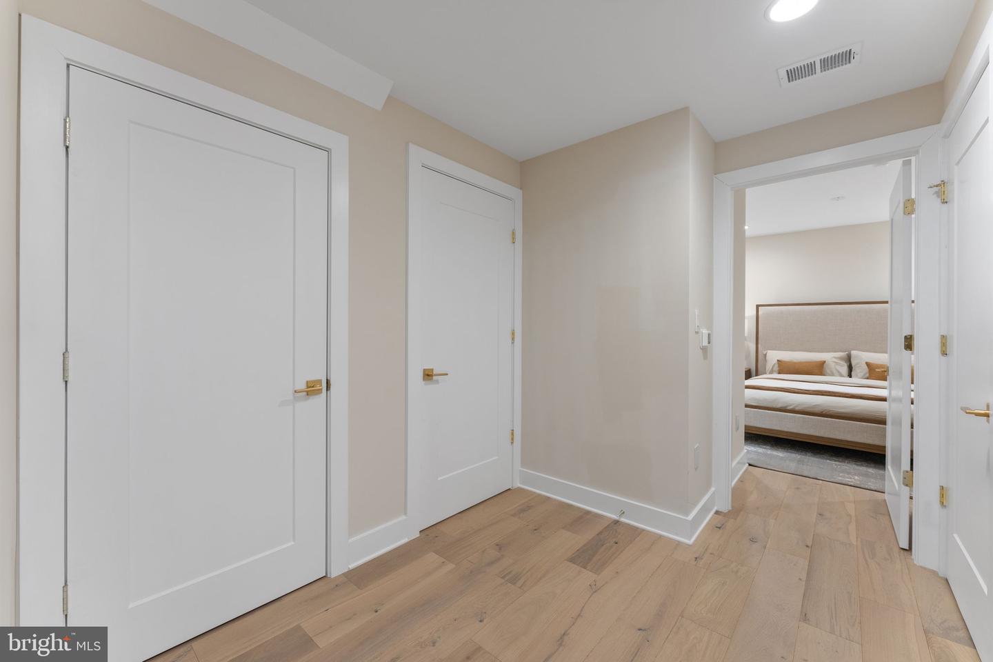 1622 CHAIN BRIDGE RD, MCLEAN, Virginia 22101, 3 Bedrooms Bedrooms, ,2 BathroomsBathrooms,Residential,For sale,1622 CHAIN BRIDGE RD,VAFX2246242 MLS # VAFX2246242