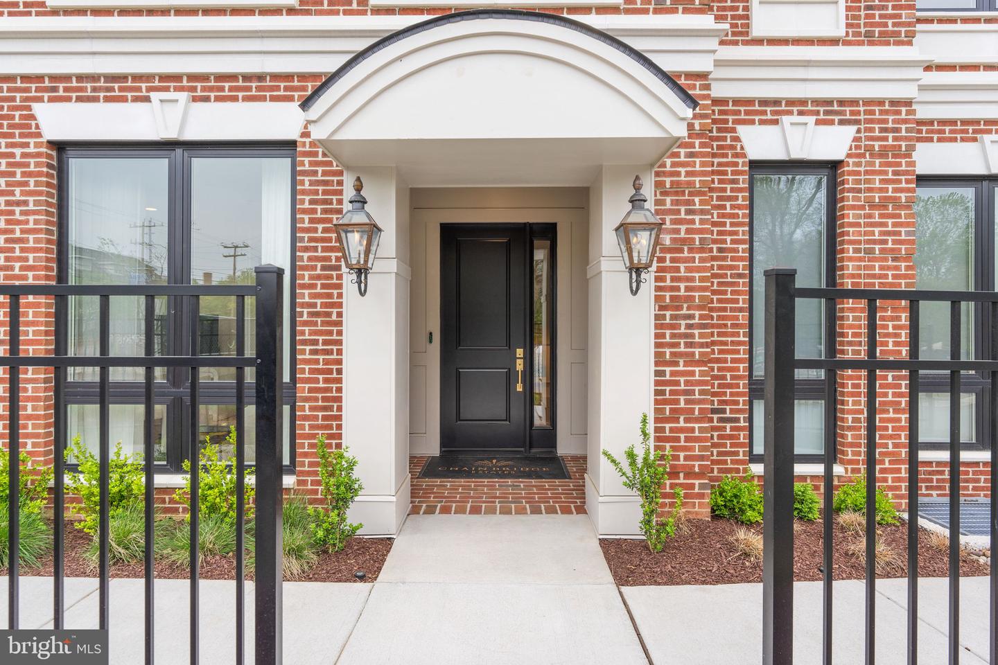 1622 CHAIN BRIDGE RD, MCLEAN, Virginia 22101, 3 Bedrooms Bedrooms, ,2 BathroomsBathrooms,Residential,For sale,1622 CHAIN BRIDGE RD,VAFX2246242 MLS # VAFX2246242