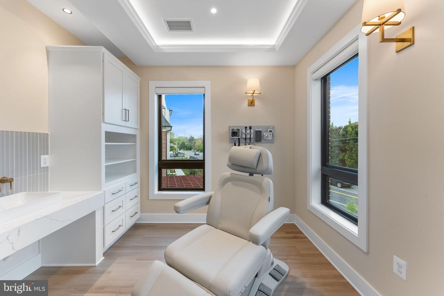 1622 CHAIN BRIDGE RD, MCLEAN, Virginia 22101, 3 Bedrooms Bedrooms, ,2 BathroomsBathrooms,Residential,For sale,1622 CHAIN BRIDGE RD,VAFX2246242 MLS # VAFX2246242