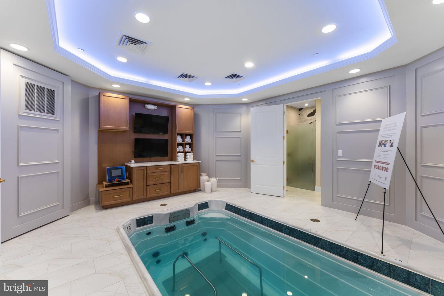 1622 CHAIN BRIDGE RD, MCLEAN, Virginia 22101, 3 Bedrooms Bedrooms, ,2 BathroomsBathrooms,Residential,For sale,1622 CHAIN BRIDGE RD,VAFX2246242 MLS # VAFX2246242