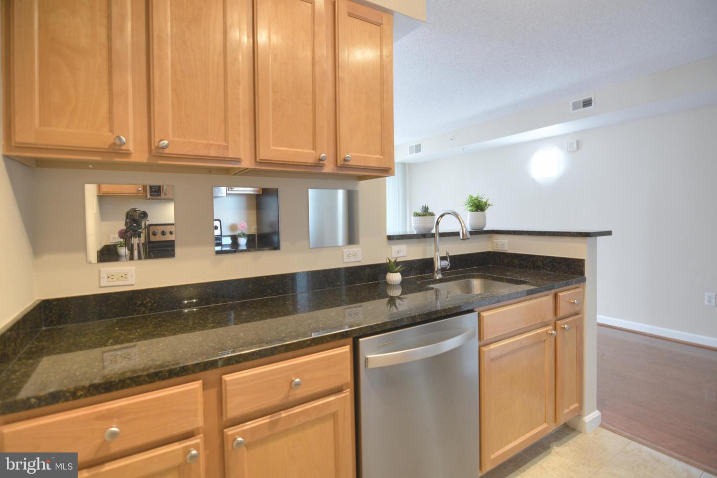 880 N POLLARD ST #702, ARLINGTON, Virginia 22203, 1 Bedroom Bedrooms, ,1 BathroomBathrooms,Residential,For sale,880 N POLLARD ST #702,VAAR2058918 MLS # VAAR2058918
