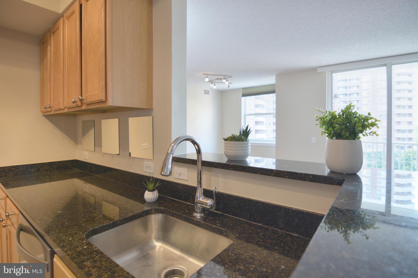 880 N POLLARD ST #702, ARLINGTON, Virginia 22203, 1 Bedroom Bedrooms, ,1 BathroomBathrooms,Residential,For sale,880 N POLLARD ST #702,VAAR2058918 MLS # VAAR2058918