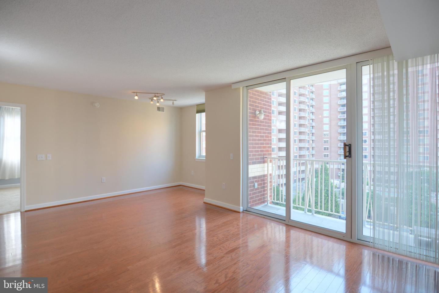 880 N POLLARD ST #702, ARLINGTON, Virginia 22203, 1 Bedroom Bedrooms, ,1 BathroomBathrooms,Residential,For sale,880 N POLLARD ST #702,VAAR2058918 MLS # VAAR2058918