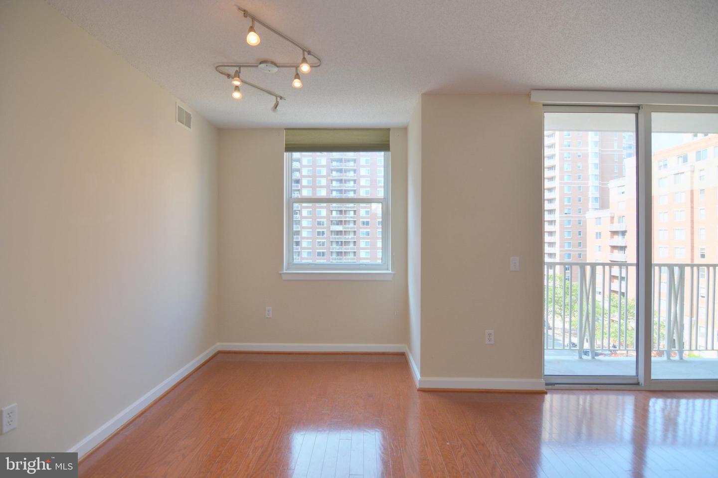 880 N POLLARD ST #702, ARLINGTON, Virginia 22203, 1 Bedroom Bedrooms, ,1 BathroomBathrooms,Residential,For sale,880 N POLLARD ST #702,VAAR2058918 MLS # VAAR2058918