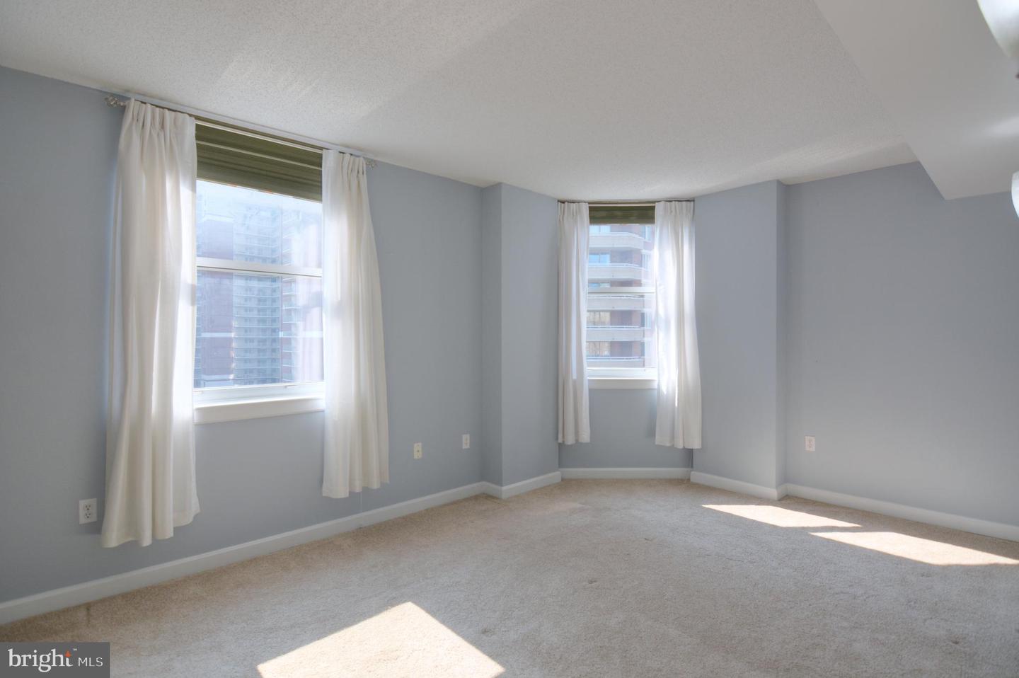 880 N POLLARD ST #702, ARLINGTON, Virginia 22203, 1 Bedroom Bedrooms, ,1 BathroomBathrooms,Residential,For sale,880 N POLLARD ST #702,VAAR2058918 MLS # VAAR2058918