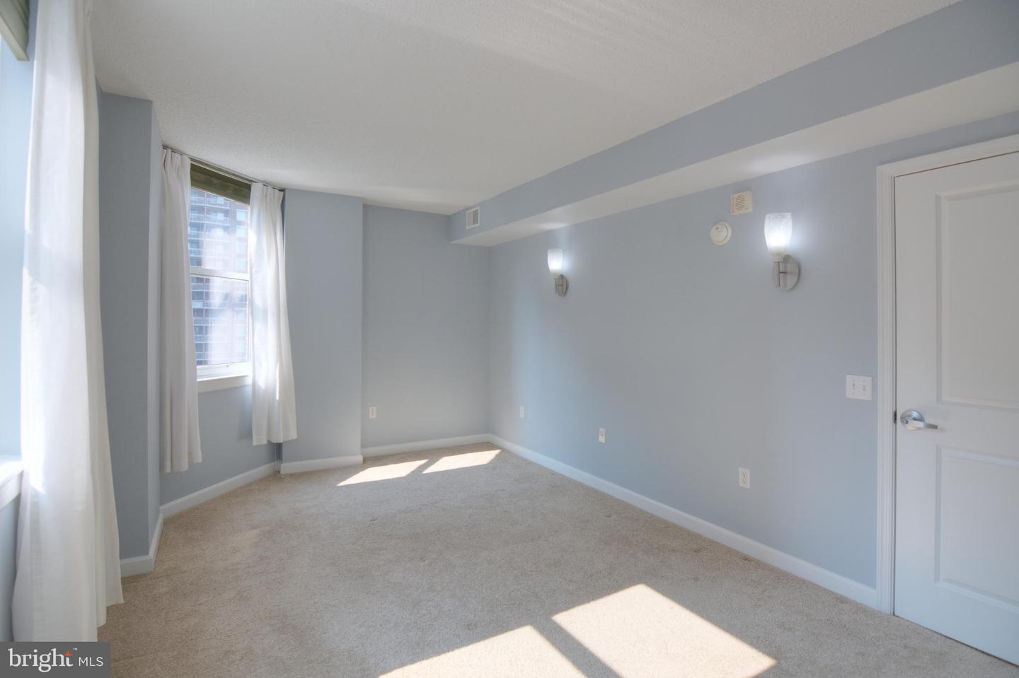 880 N POLLARD ST #702, ARLINGTON, Virginia 22203, 1 Bedroom Bedrooms, ,1 BathroomBathrooms,Residential,For sale,880 N POLLARD ST #702,VAAR2058918 MLS # VAAR2058918