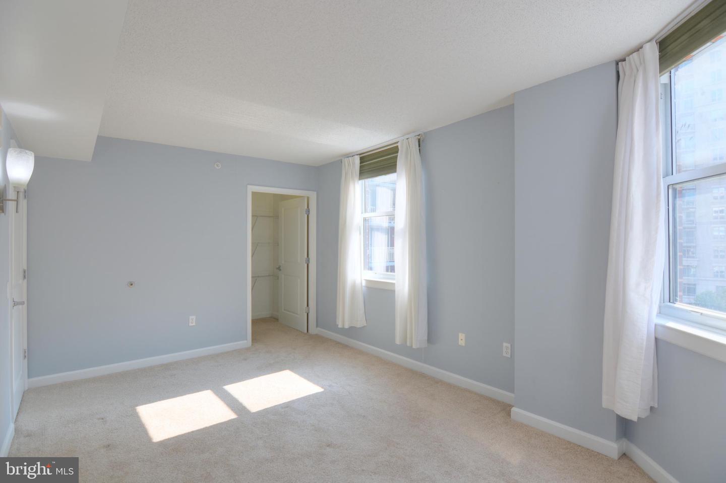 880 N POLLARD ST #702, ARLINGTON, Virginia 22203, 1 Bedroom Bedrooms, ,1 BathroomBathrooms,Residential,For sale,880 N POLLARD ST #702,VAAR2058918 MLS # VAAR2058918
