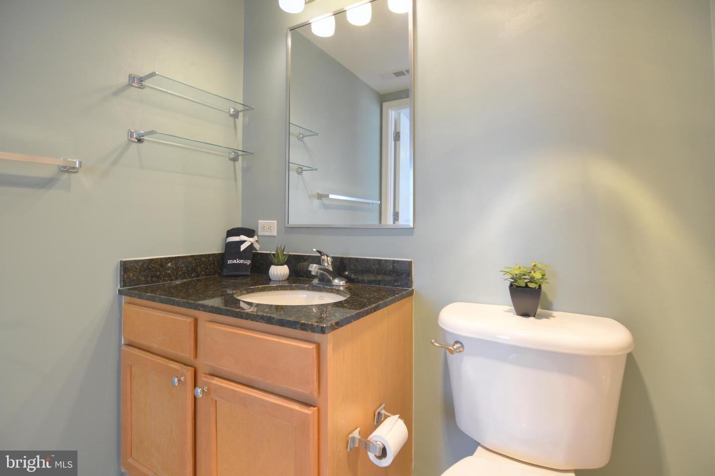 880 N POLLARD ST #702, ARLINGTON, Virginia 22203, 1 Bedroom Bedrooms, ,1 BathroomBathrooms,Residential,For sale,880 N POLLARD ST #702,VAAR2058918 MLS # VAAR2058918