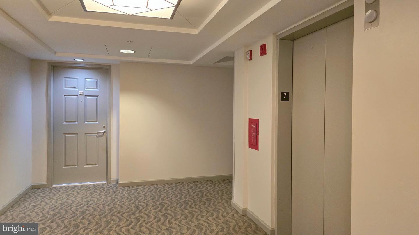 880 N POLLARD ST #702, ARLINGTON, Virginia 22203, 1 Bedroom Bedrooms, ,1 BathroomBathrooms,Residential,For sale,880 N POLLARD ST #702,VAAR2058918 MLS # VAAR2058918