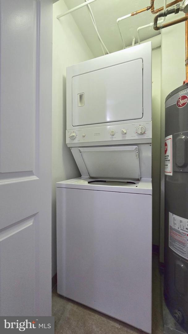 880 N POLLARD ST #702, ARLINGTON, Virginia 22203, 1 Bedroom Bedrooms, ,1 BathroomBathrooms,Residential,For sale,880 N POLLARD ST #702,VAAR2058918 MLS # VAAR2058918