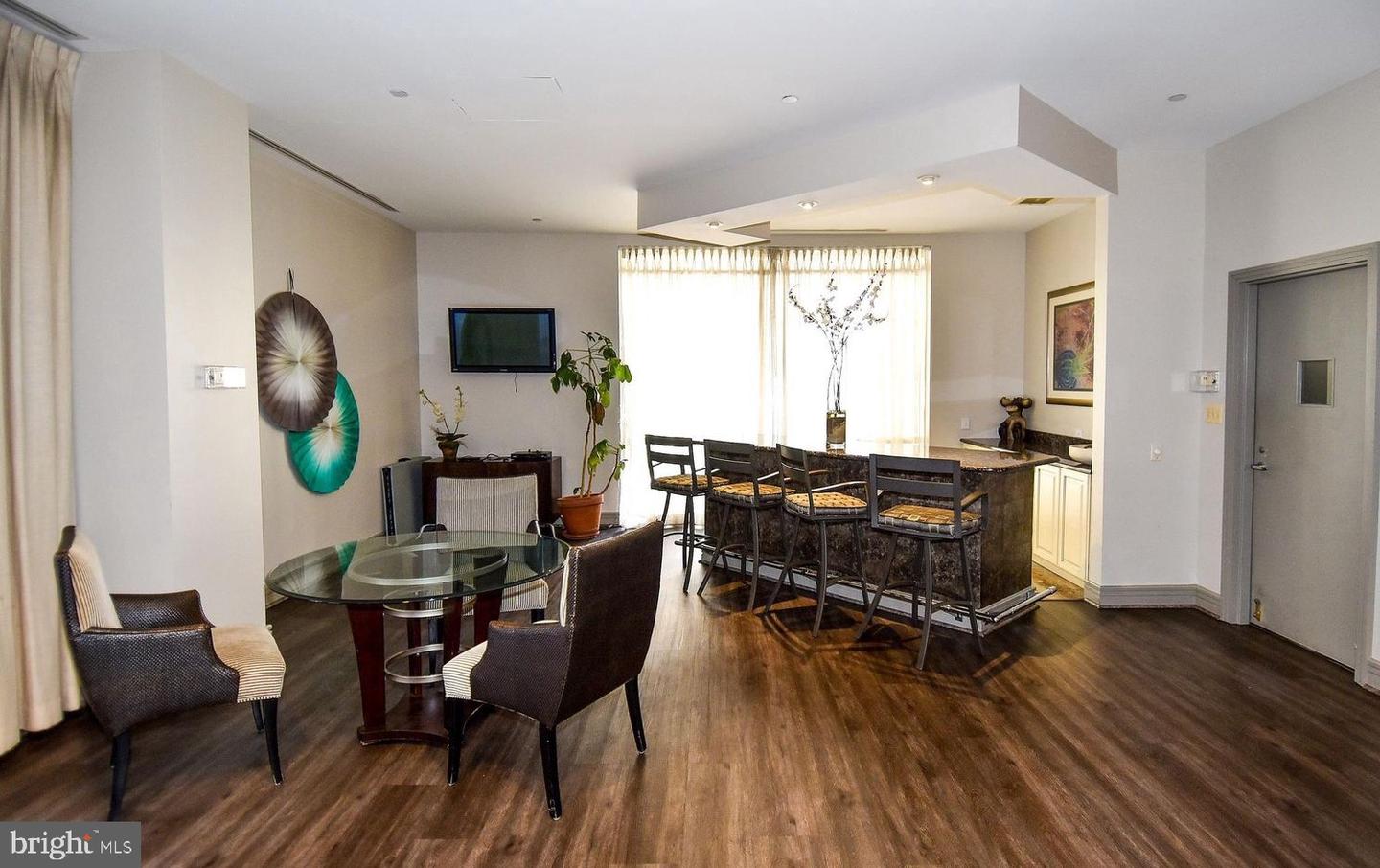 880 N POLLARD ST #702, ARLINGTON, Virginia 22203, 1 Bedroom Bedrooms, ,1 BathroomBathrooms,Residential,For sale,880 N POLLARD ST #702,VAAR2058918 MLS # VAAR2058918