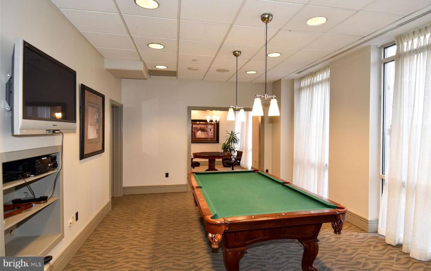 880 N POLLARD ST #702, ARLINGTON, Virginia 22203, 1 Bedroom Bedrooms, ,1 BathroomBathrooms,Residential,For sale,880 N POLLARD ST #702,VAAR2058918 MLS # VAAR2058918