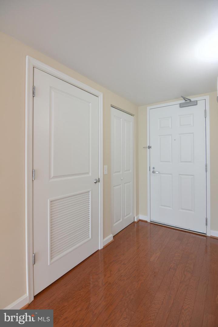 880 N POLLARD ST #702, ARLINGTON, Virginia 22203, 1 Bedroom Bedrooms, ,1 BathroomBathrooms,Residential,For sale,880 N POLLARD ST #702,VAAR2058918 MLS # VAAR2058918
