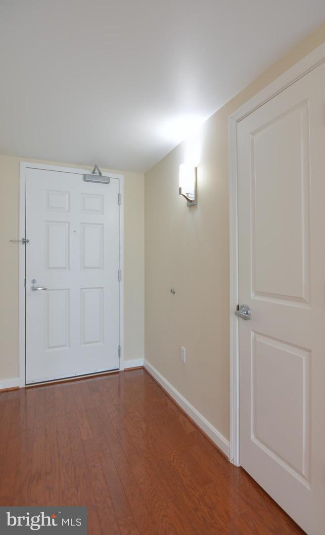 880 N POLLARD ST #702, ARLINGTON, Virginia 22203, 1 Bedroom Bedrooms, ,1 BathroomBathrooms,Residential,For sale,880 N POLLARD ST #702,VAAR2058918 MLS # VAAR2058918