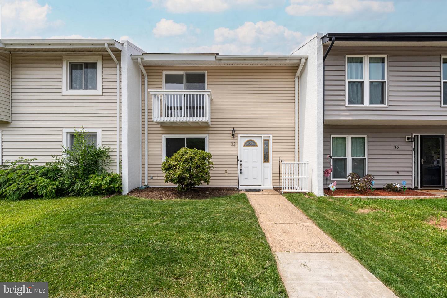 32 CAROLINA CT, STERLING, Virginia 20164, 3 Bedrooms Bedrooms, ,2 BathroomsBathrooms,Residential,For sale,32 CAROLINA CT,VALO2099054 MLS # VALO2099054