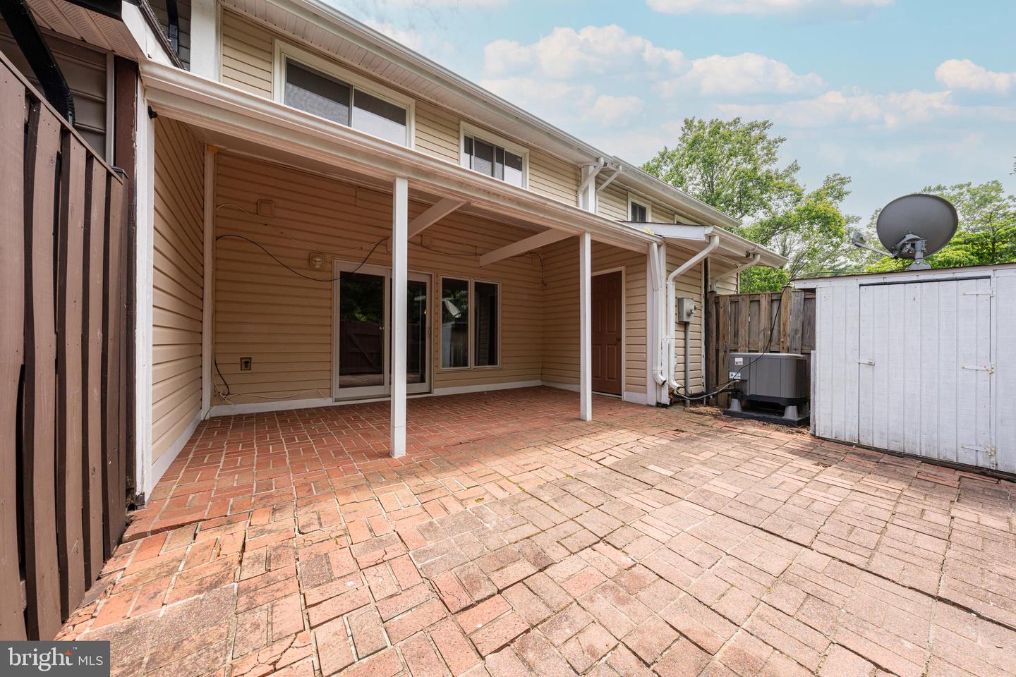 32 CAROLINA CT, STERLING, Virginia 20164, 3 Bedrooms Bedrooms, ,2 BathroomsBathrooms,Residential,For sale,32 CAROLINA CT,VALO2099054 MLS # VALO2099054