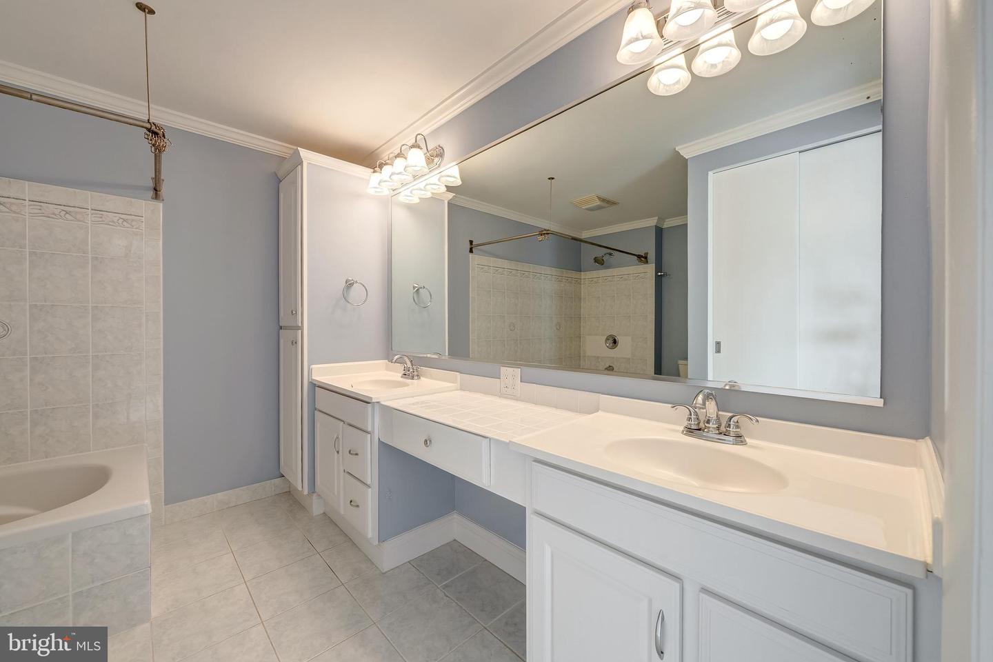 32 CAROLINA CT, STERLING, Virginia 20164, 3 Bedrooms Bedrooms, ,2 BathroomsBathrooms,Residential,For sale,32 CAROLINA CT,VALO2099054 MLS # VALO2099054