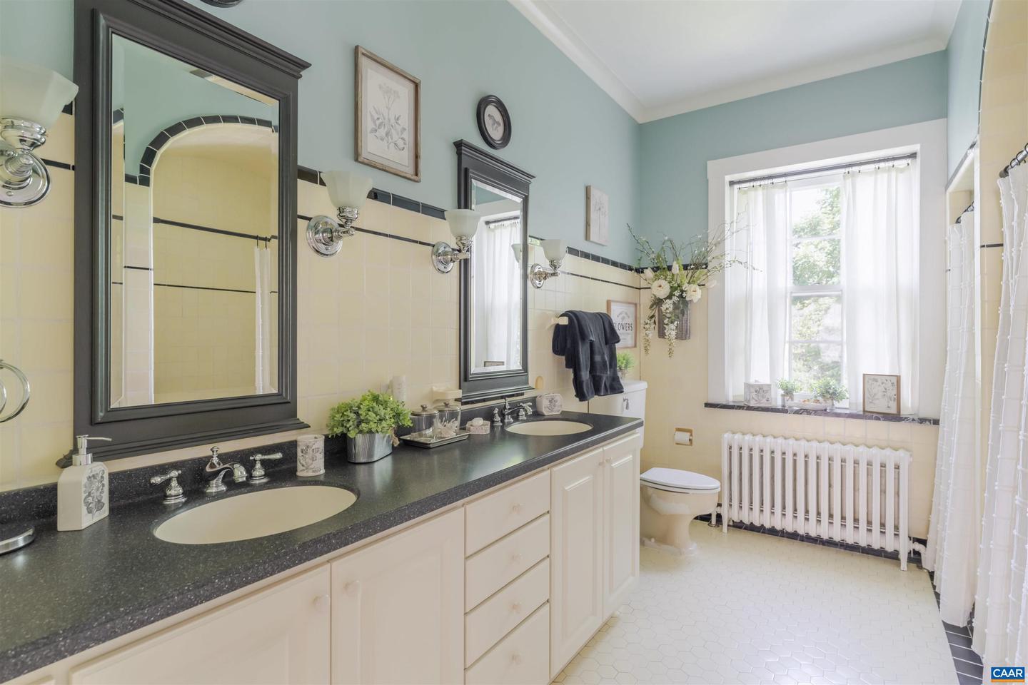 1417 N AUGUSTA ST, STAUNTON, Virginia 24401, 5 Bedrooms Bedrooms, ,4 BathroomsBathrooms,Residential,For sale,1417 N AUGUSTA ST,665500 MLS # 665500
