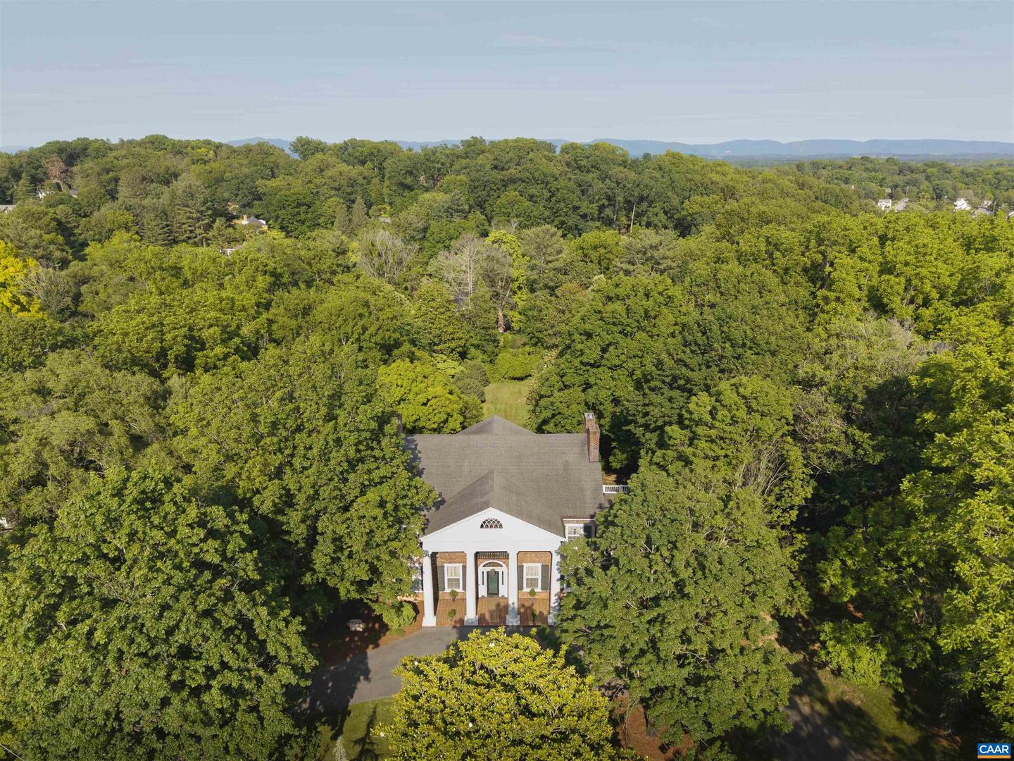 1417 N AUGUSTA ST, STAUNTON, Virginia 24401, 5 Bedrooms Bedrooms, ,4 BathroomsBathrooms,Residential,For sale,1417 N AUGUSTA ST,665500 MLS # 665500