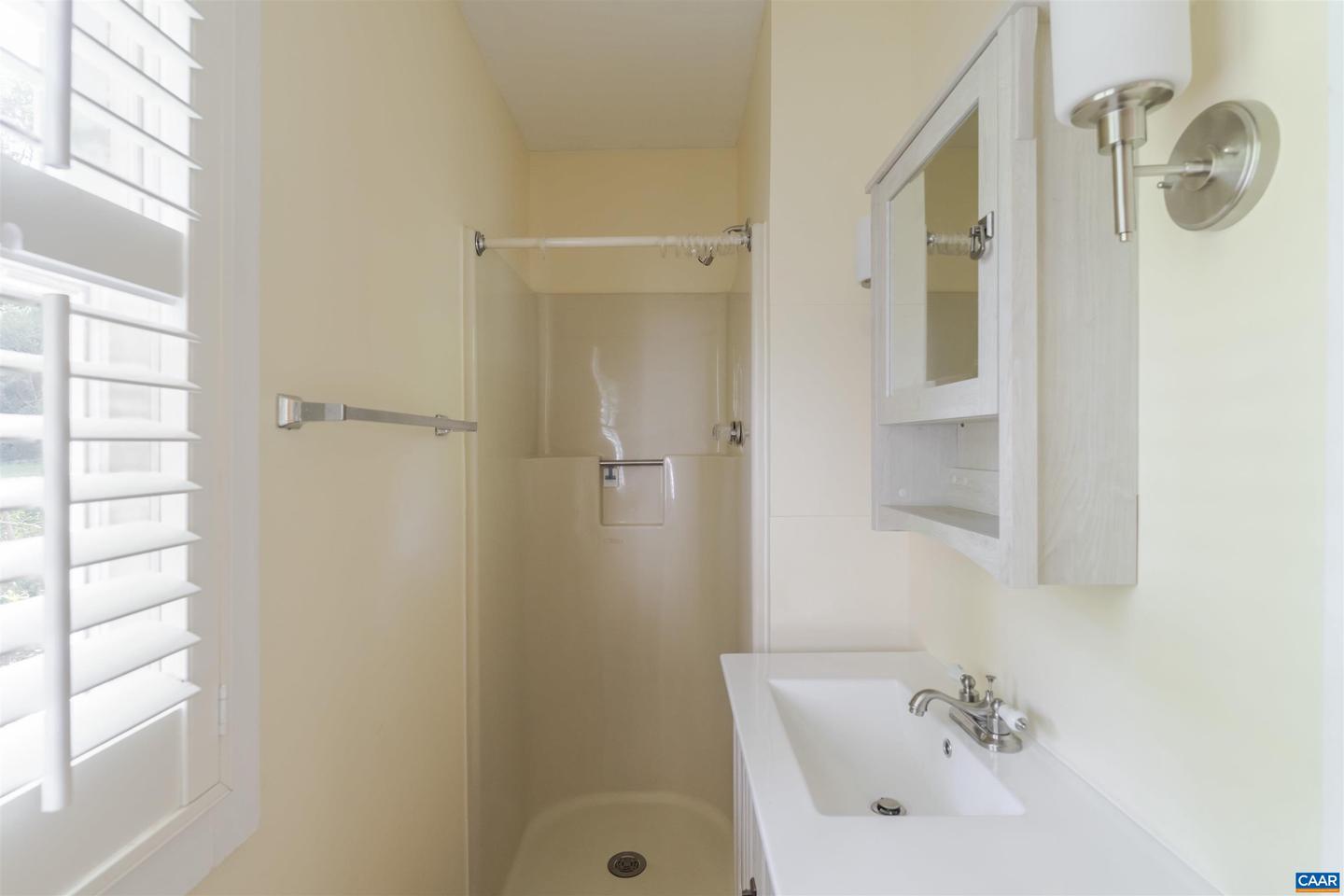 1417 N AUGUSTA ST, STAUNTON, Virginia 24401, 5 Bedrooms Bedrooms, ,4 BathroomsBathrooms,Residential,For sale,1417 N AUGUSTA ST,665500 MLS # 665500