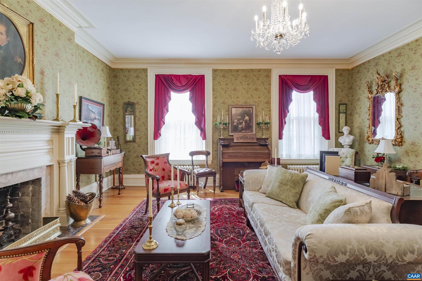 1417 N AUGUSTA ST, STAUNTON, Virginia 24401, 5 Bedrooms Bedrooms, ,4 BathroomsBathrooms,Residential,For sale,1417 N AUGUSTA ST,665500 MLS # 665500