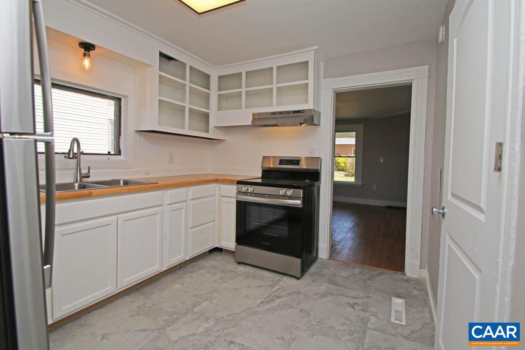 309 PORT REPUBLIC RD, WAYNESBORO, Virginia 22980, 4 Bedrooms Bedrooms, ,2 BathroomsBathrooms,Residential,For sale,309 PORT REPUBLIC RD,665502 MLS # 665502