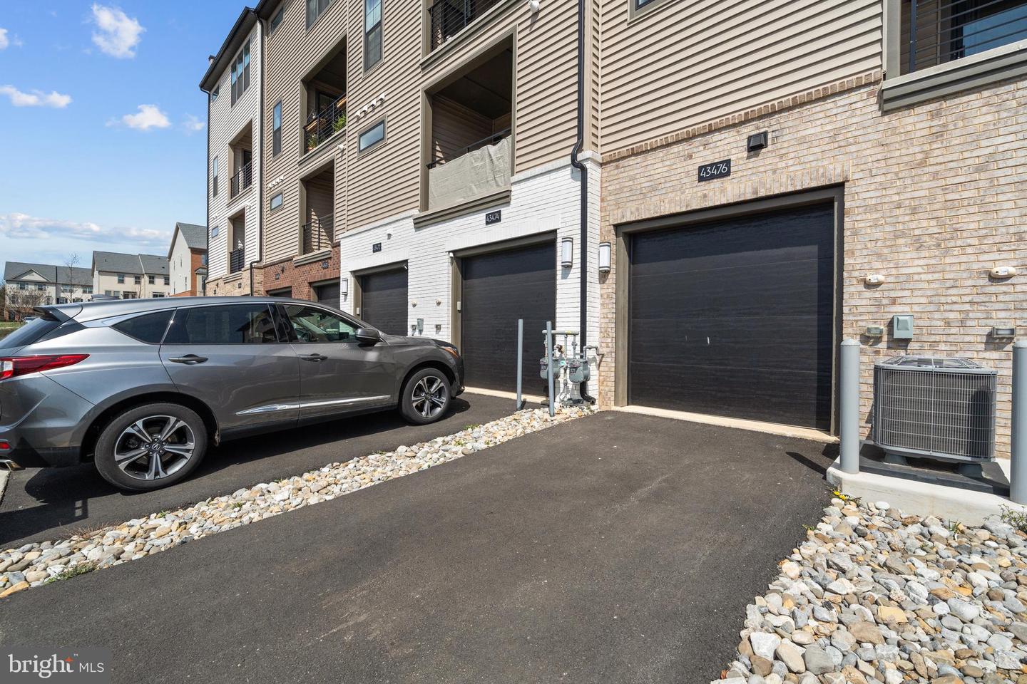 43476 DANVILLE TER, ASHBURN, Virginia 20148, 3 Bedrooms Bedrooms, ,2 BathroomsBathrooms,Residential,For sale,43476 DANVILLE TER,VALO2099058 MLS # VALO2099058