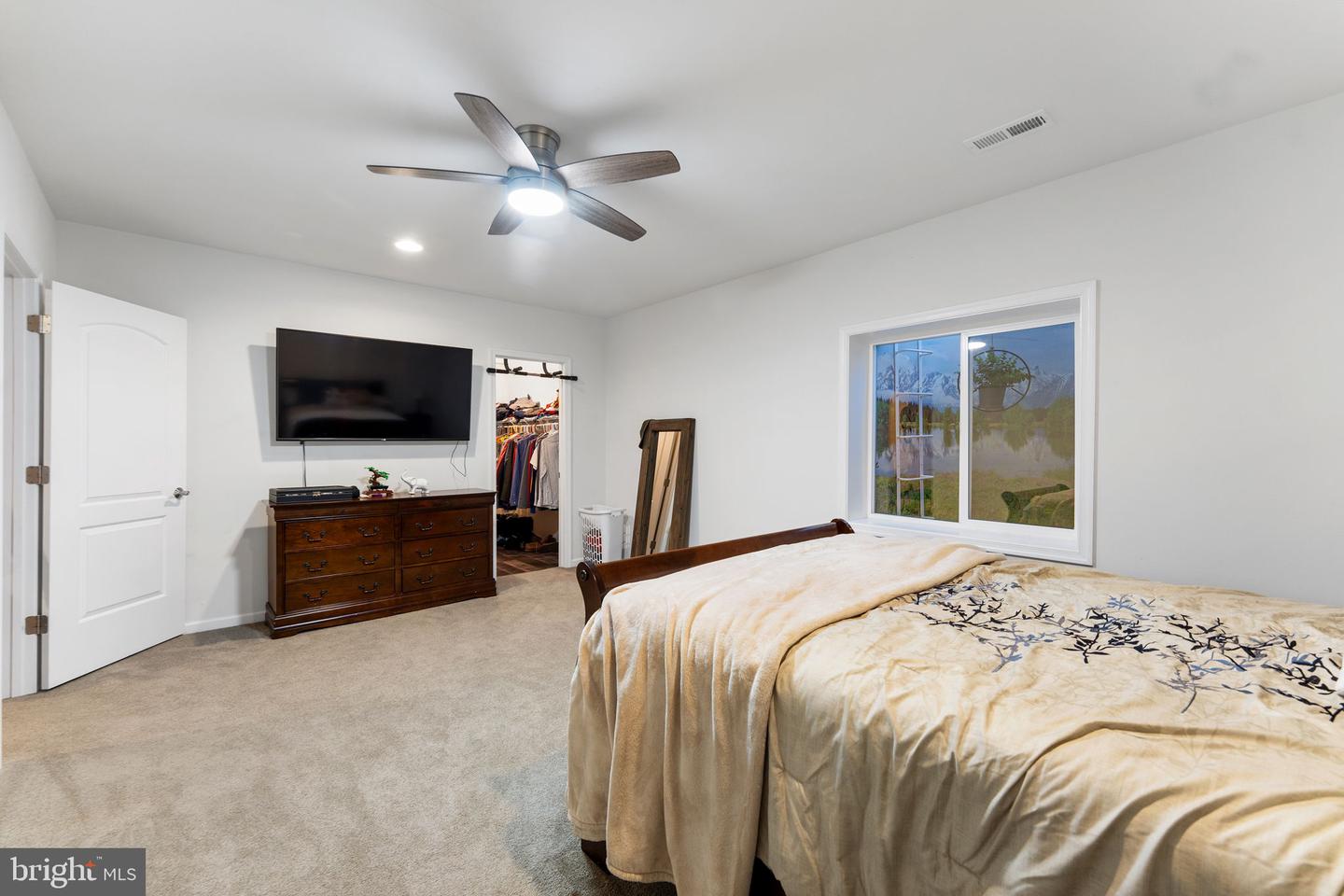 24696 CRESTED BUTTE CT, ALDIE, Virginia 20105, 5 Bedrooms Bedrooms, ,5 BathroomsBathrooms,Residential,For sale,24696 CRESTED BUTTE CT,VALO2099012 MLS # VALO2099012