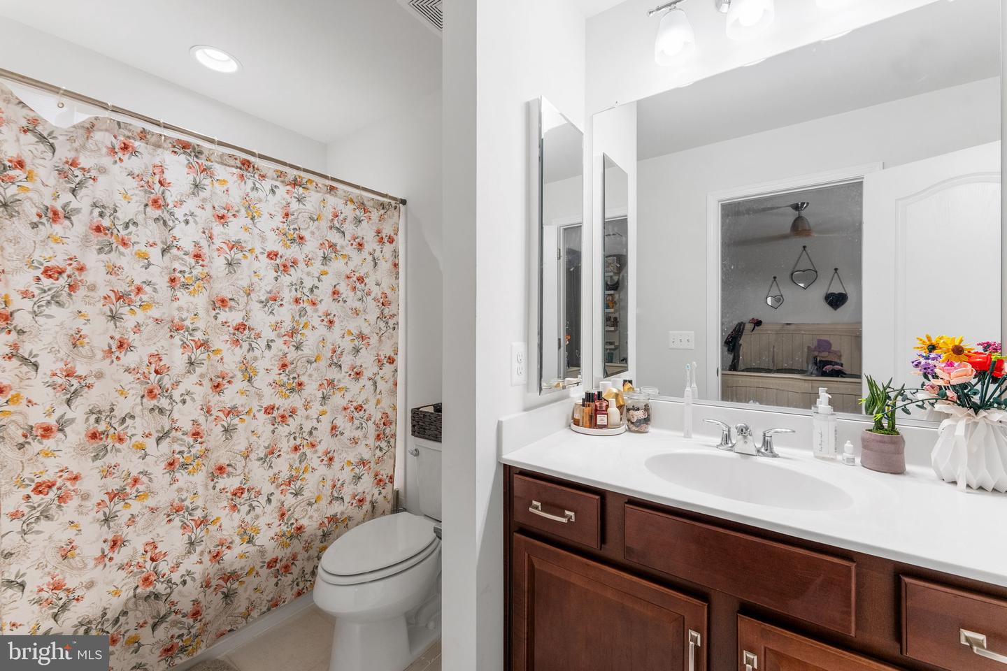 24696 CRESTED BUTTE CT, ALDIE, Virginia 20105, 5 Bedrooms Bedrooms, ,5 BathroomsBathrooms,Residential,For sale,24696 CRESTED BUTTE CT,VALO2099012 MLS # VALO2099012