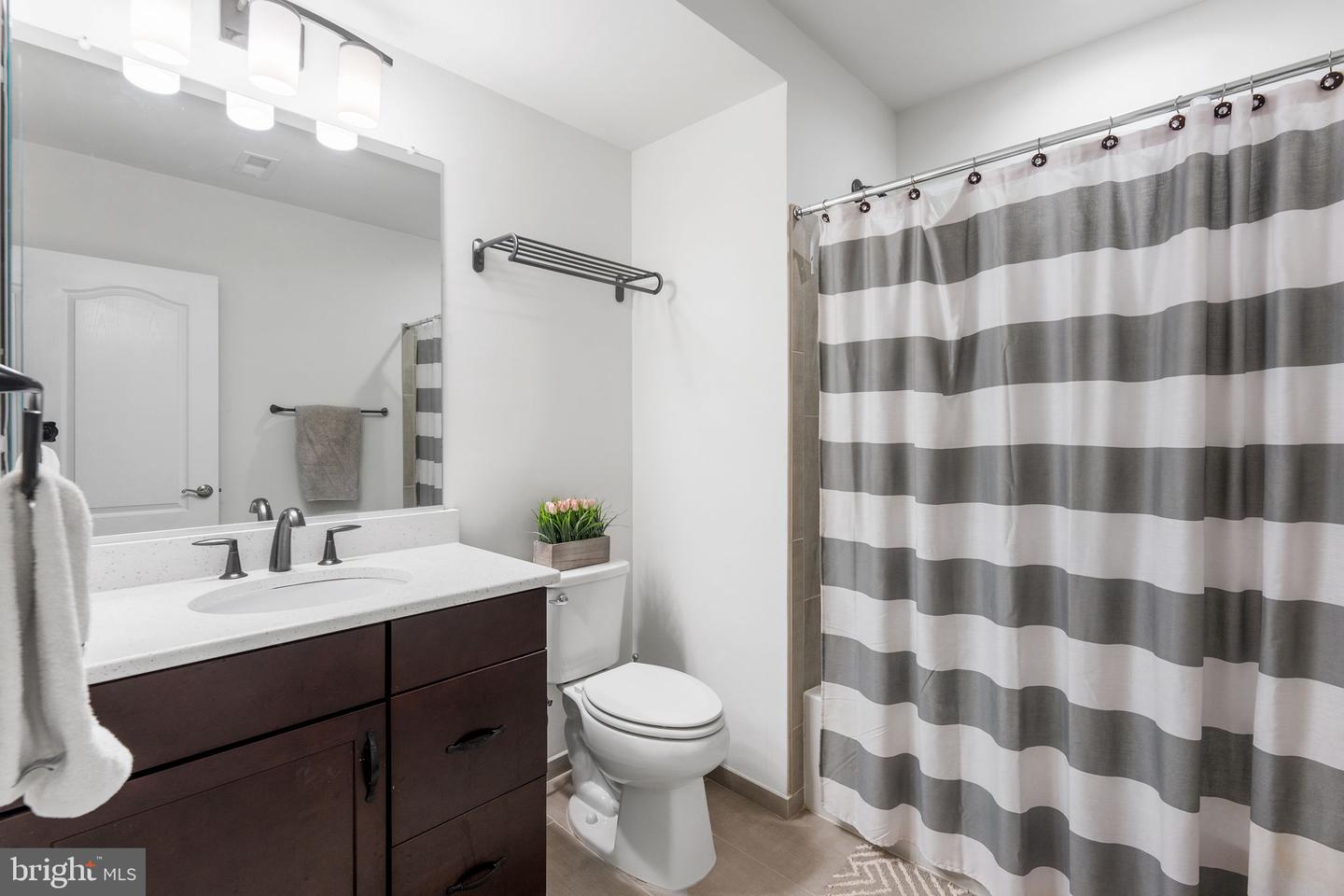 24696 CRESTED BUTTE CT, ALDIE, Virginia 20105, 5 Bedrooms Bedrooms, ,5 BathroomsBathrooms,Residential,For sale,24696 CRESTED BUTTE CT,VALO2099012 MLS # VALO2099012