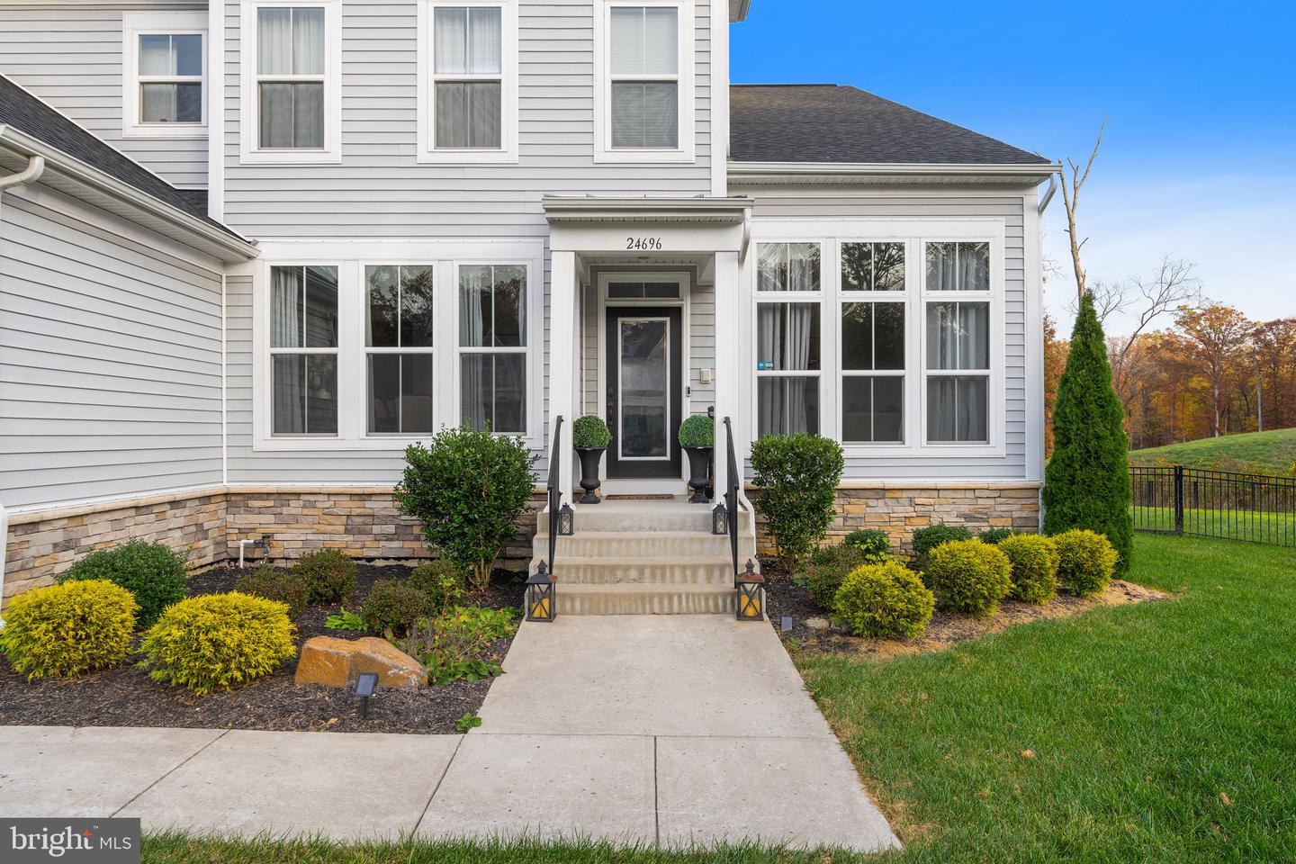 24696 CRESTED BUTTE CT, ALDIE, Virginia 20105, 5 Bedrooms Bedrooms, ,5 BathroomsBathrooms,Residential,For sale,24696 CRESTED BUTTE CT,VALO2099012 MLS # VALO2099012