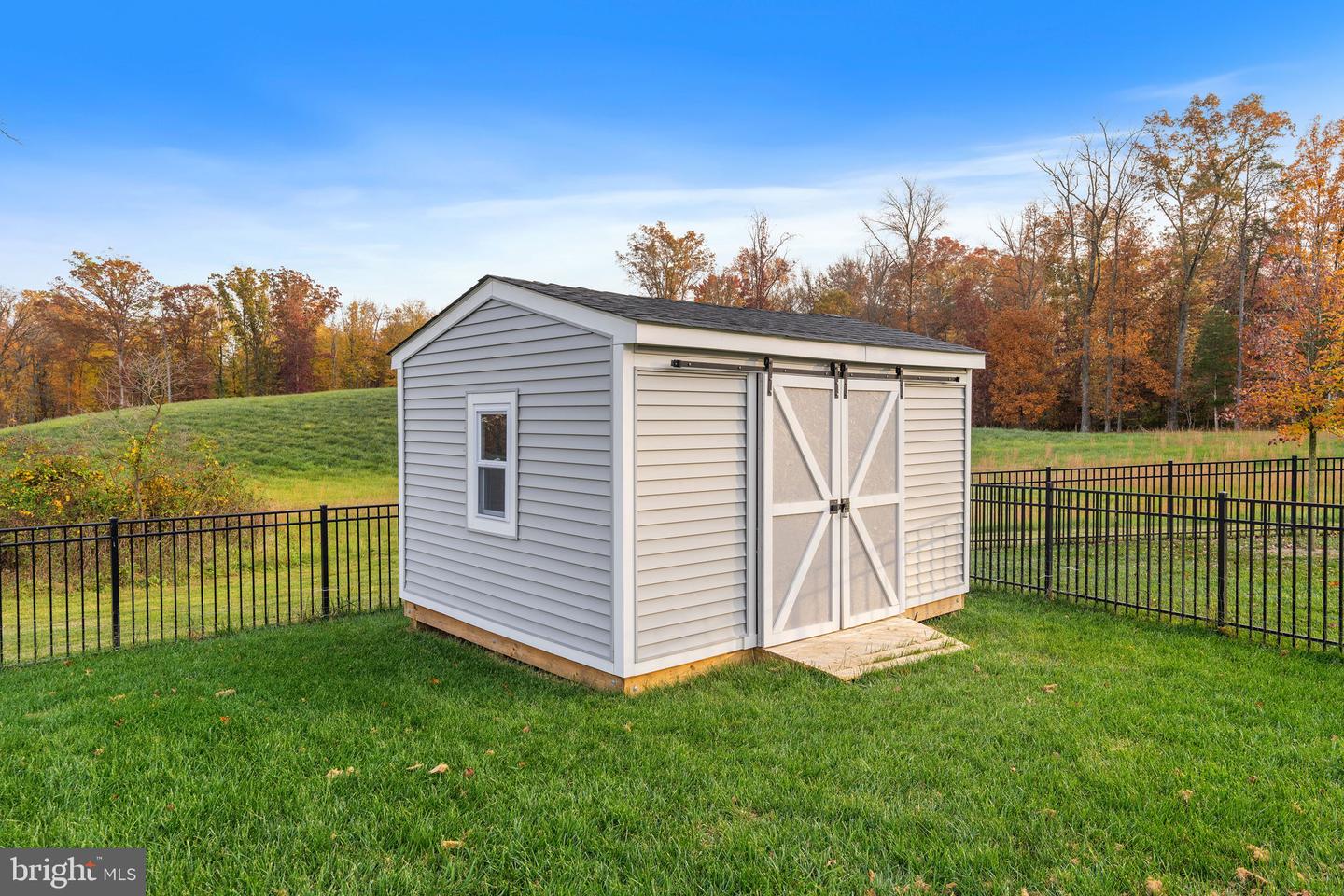 24696 CRESTED BUTTE CT, ALDIE, Virginia 20105, 5 Bedrooms Bedrooms, ,5 BathroomsBathrooms,Residential,For sale,24696 CRESTED BUTTE CT,VALO2099012 MLS # VALO2099012