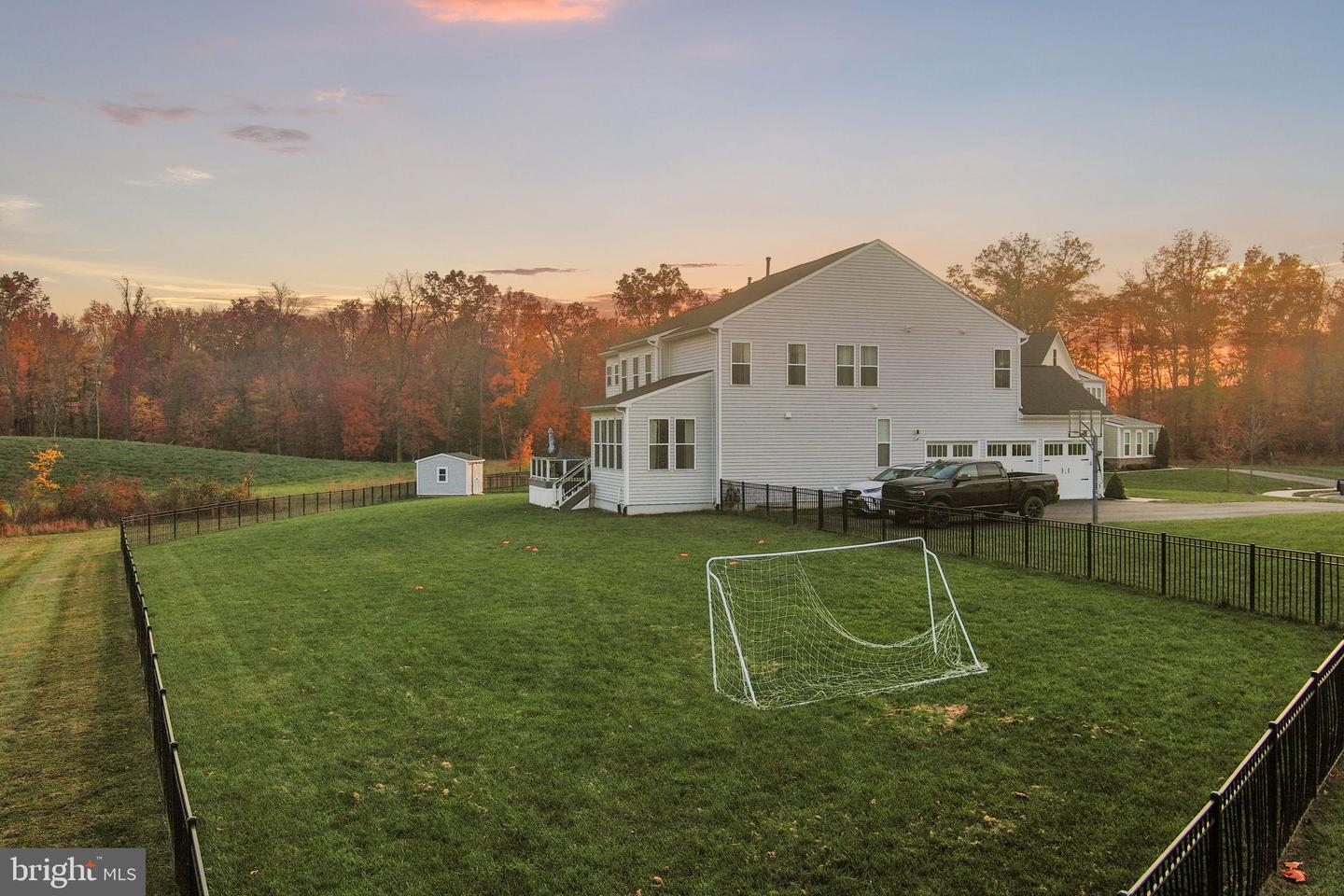 24696 CRESTED BUTTE CT, ALDIE, Virginia 20105, 5 Bedrooms Bedrooms, ,5 BathroomsBathrooms,Residential,For sale,24696 CRESTED BUTTE CT,VALO2099012 MLS # VALO2099012
