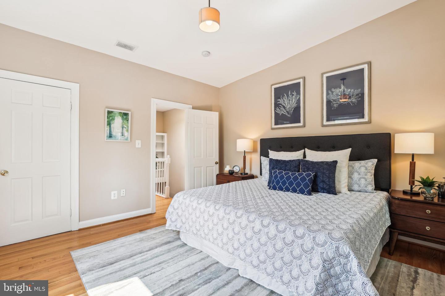 927 G ST SE, WASHINGTON, District Of Columbia 20003, 2 Bedrooms Bedrooms, ,1 BathroomBathrooms,Residential,For sale,927 G ST SE,DCDC2204624 MLS # DCDC2204624