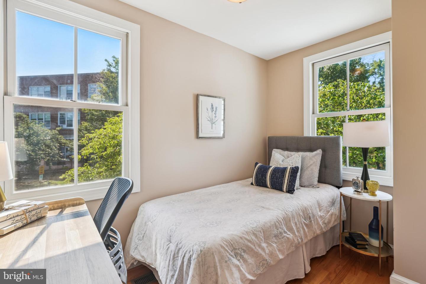 927 G ST SE, WASHINGTON, District Of Columbia 20003, 2 Bedrooms Bedrooms, ,1 BathroomBathrooms,Residential,For sale,927 G ST SE,DCDC2204624 MLS # DCDC2204624