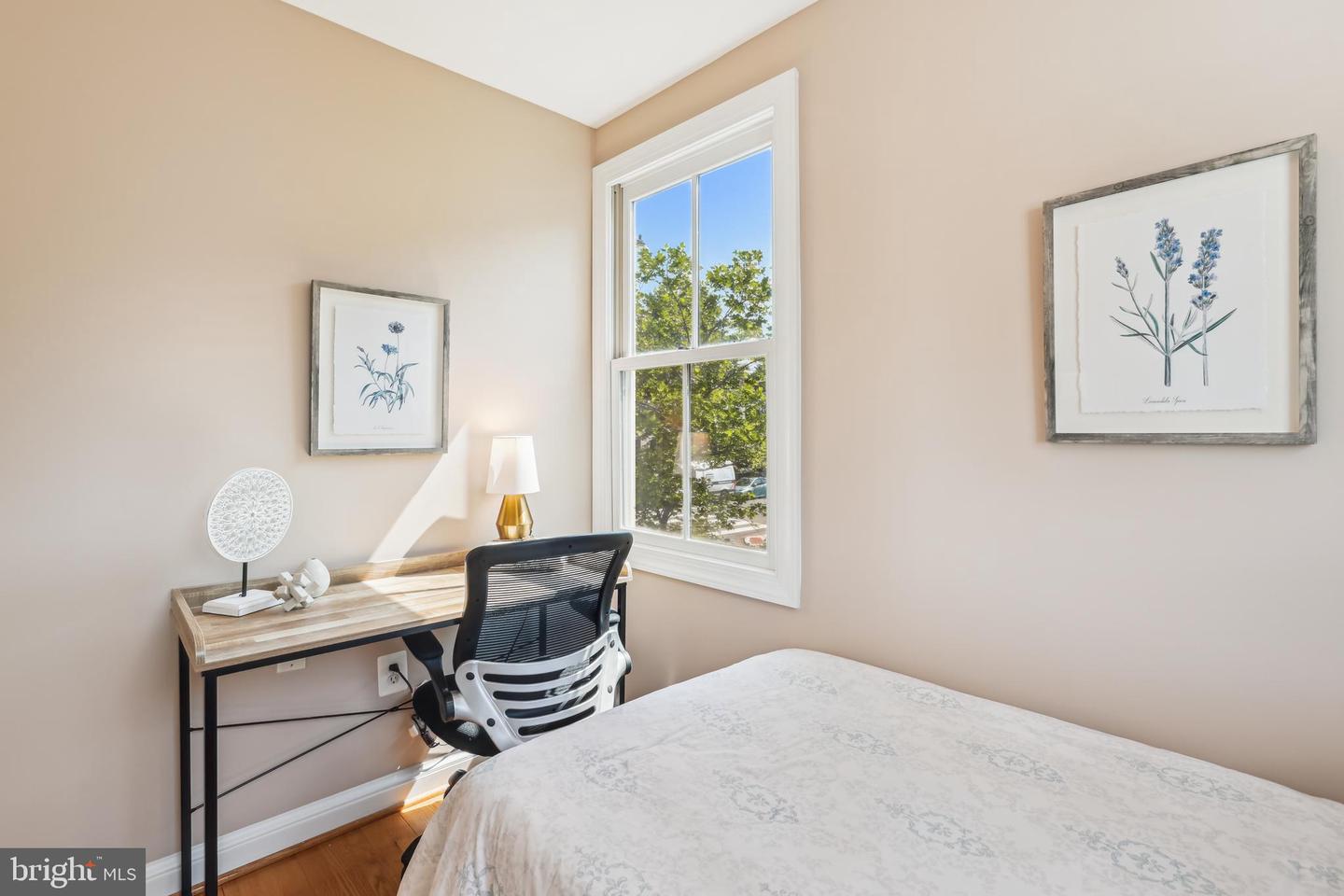 927 G ST SE, WASHINGTON, District Of Columbia 20003, 2 Bedrooms Bedrooms, ,1 BathroomBathrooms,Residential,For sale,927 G ST SE,DCDC2204624 MLS # DCDC2204624