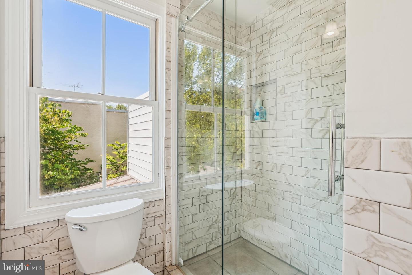 927 G ST SE, WASHINGTON, District Of Columbia 20003, 2 Bedrooms Bedrooms, ,1 BathroomBathrooms,Residential,For sale,927 G ST SE,DCDC2204624 MLS # DCDC2204624