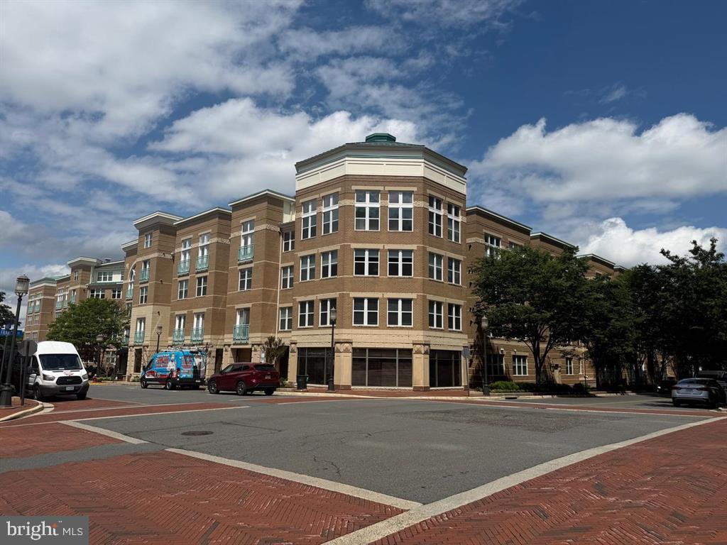 12000 MARKET ST #324, RESTON, Virginia 20190, 1 Bedroom Bedrooms, ,1 BathroomBathrooms,Residential,For sale,12000 MARKET ST #324,VAFX2246136 MLS # VAFX2246136