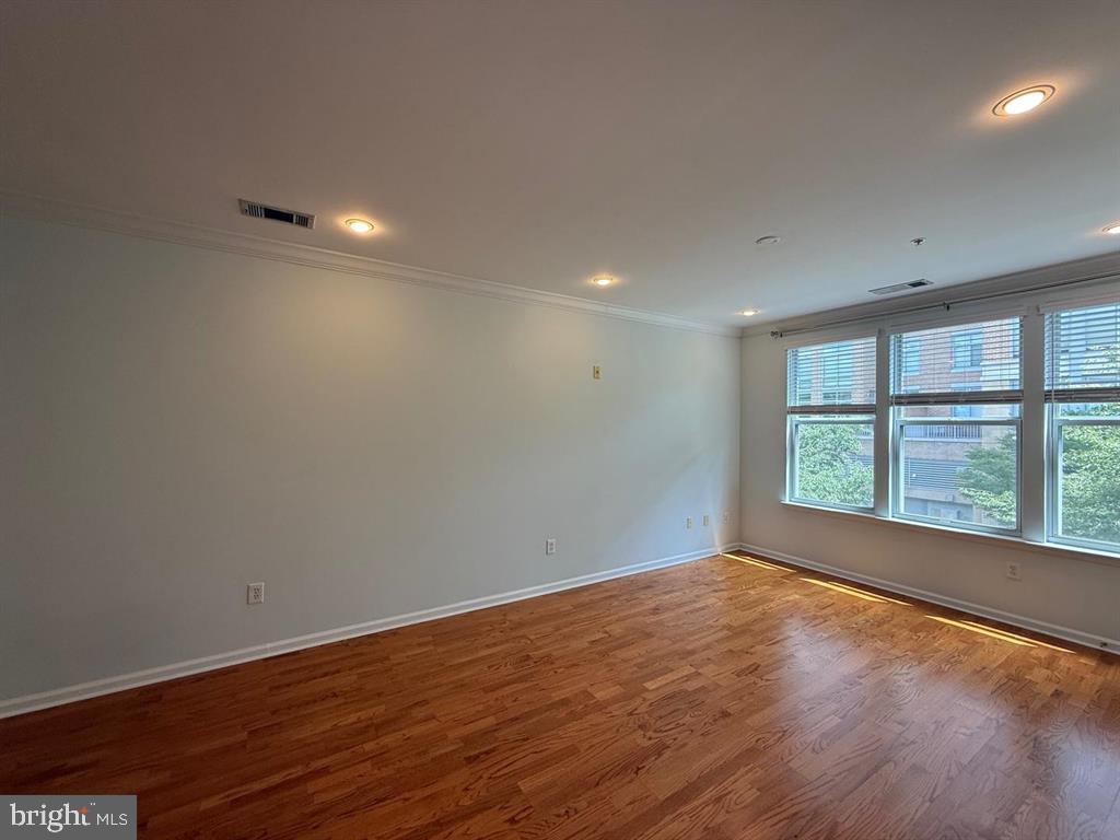 12000 MARKET ST #324, RESTON, Virginia 20190, 1 Bedroom Bedrooms, ,1 BathroomBathrooms,Residential,For sale,12000 MARKET ST #324,VAFX2246136 MLS # VAFX2246136