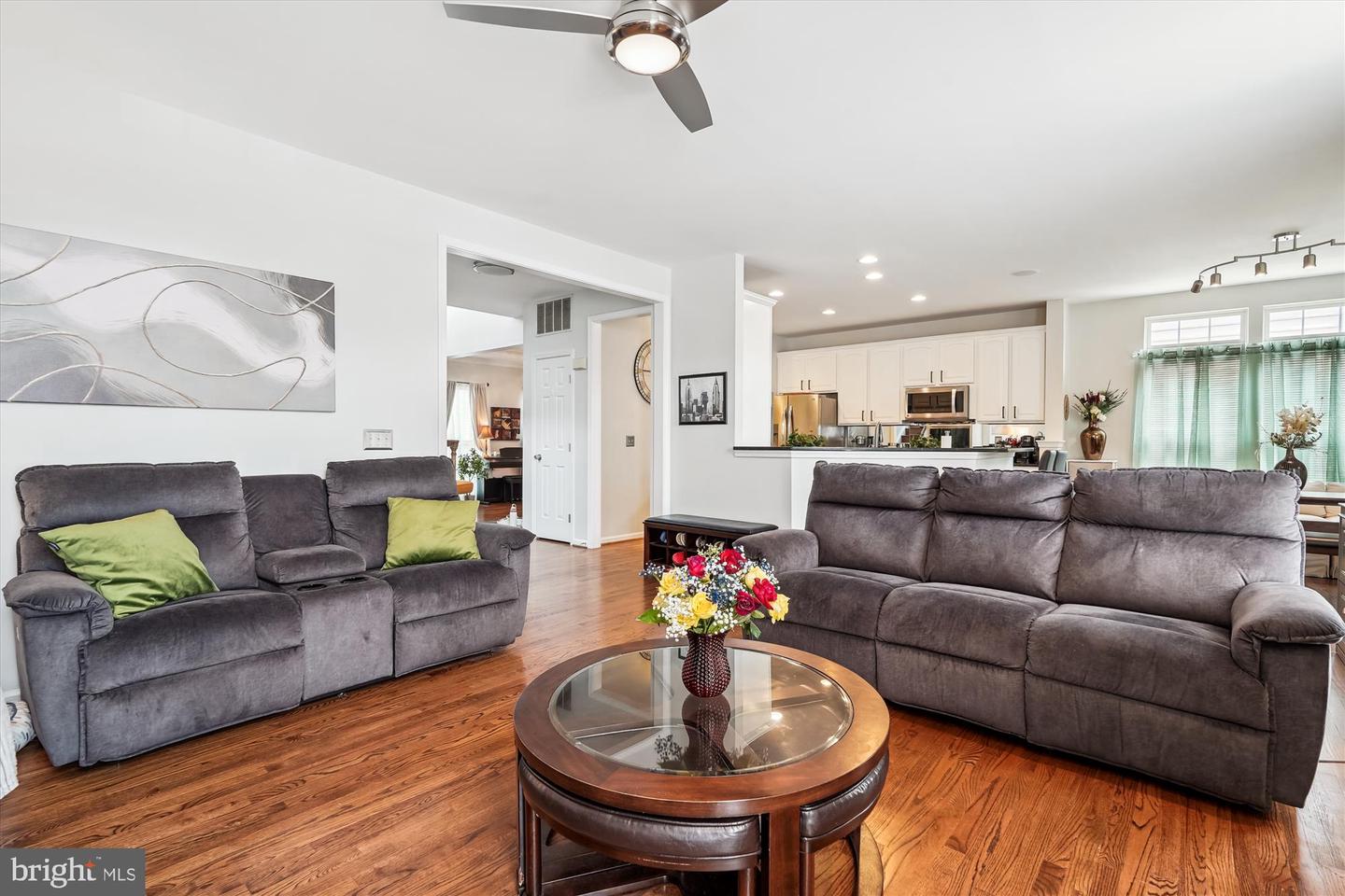 14313 BROUGHTON PL, GAINESVILLE, Virginia 20155, 5 Bedrooms Bedrooms, ,3 BathroomsBathrooms,Residential,For sale,14313 BROUGHTON PL,VAPW2096568 MLS # VAPW2096568