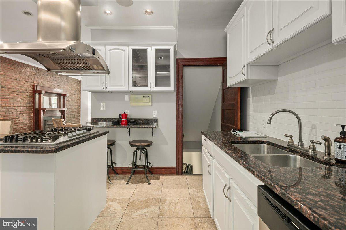 1360 PERRY PL NW, WASHINGTON, District Of Columbia 20010, 3 Bedrooms Bedrooms, ,3 BathroomsBathrooms,Residential,For sale,1360 PERRY PL NW,DCDC2204670 MLS # DCDC2204670