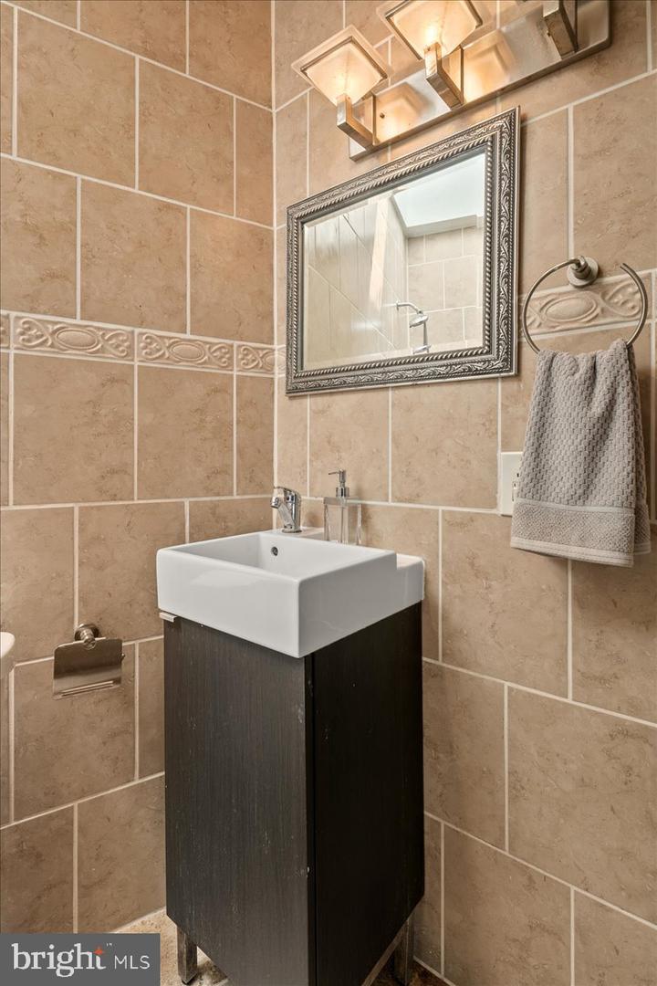 1360 PERRY PL NW, WASHINGTON, District Of Columbia 20010, 3 Bedrooms Bedrooms, ,3 BathroomsBathrooms,Residential,For sale,1360 PERRY PL NW,DCDC2204670 MLS # DCDC2204670