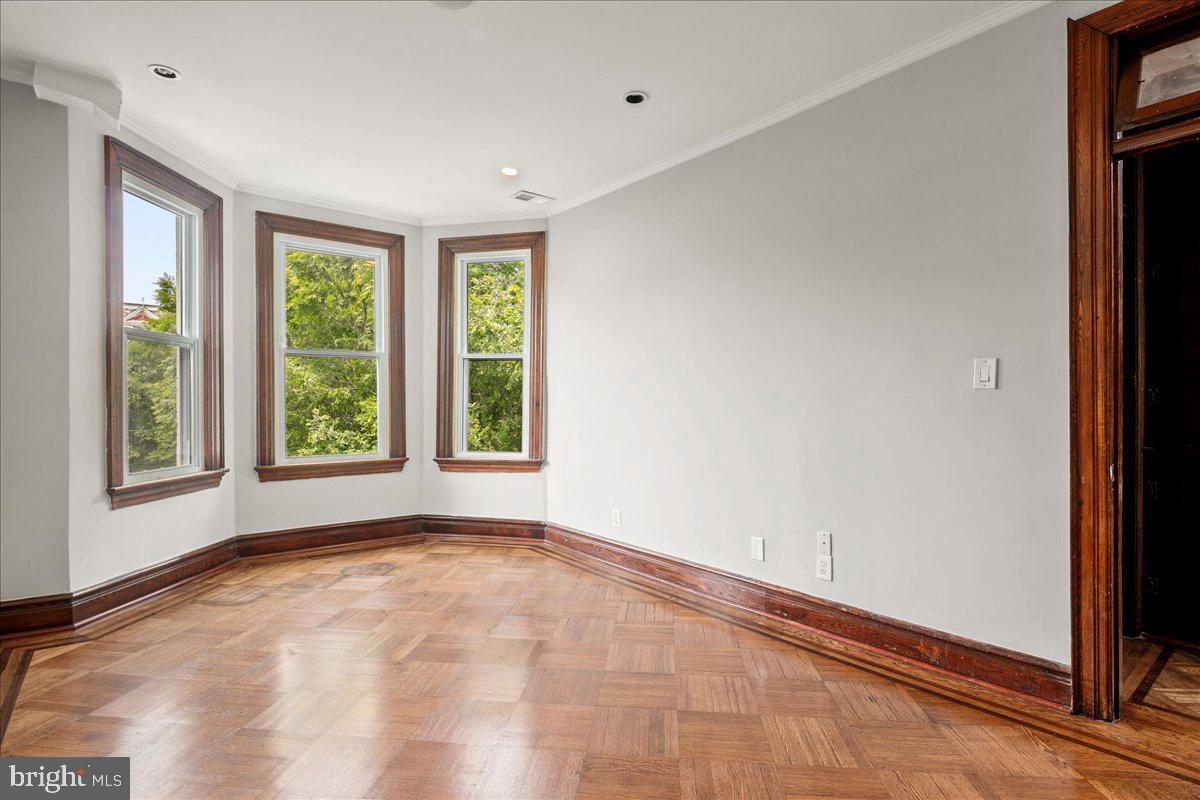 1360 PERRY PL NW, WASHINGTON, District Of Columbia 20010, 3 Bedrooms Bedrooms, ,3 BathroomsBathrooms,Residential,For sale,1360 PERRY PL NW,DCDC2204670 MLS # DCDC2204670