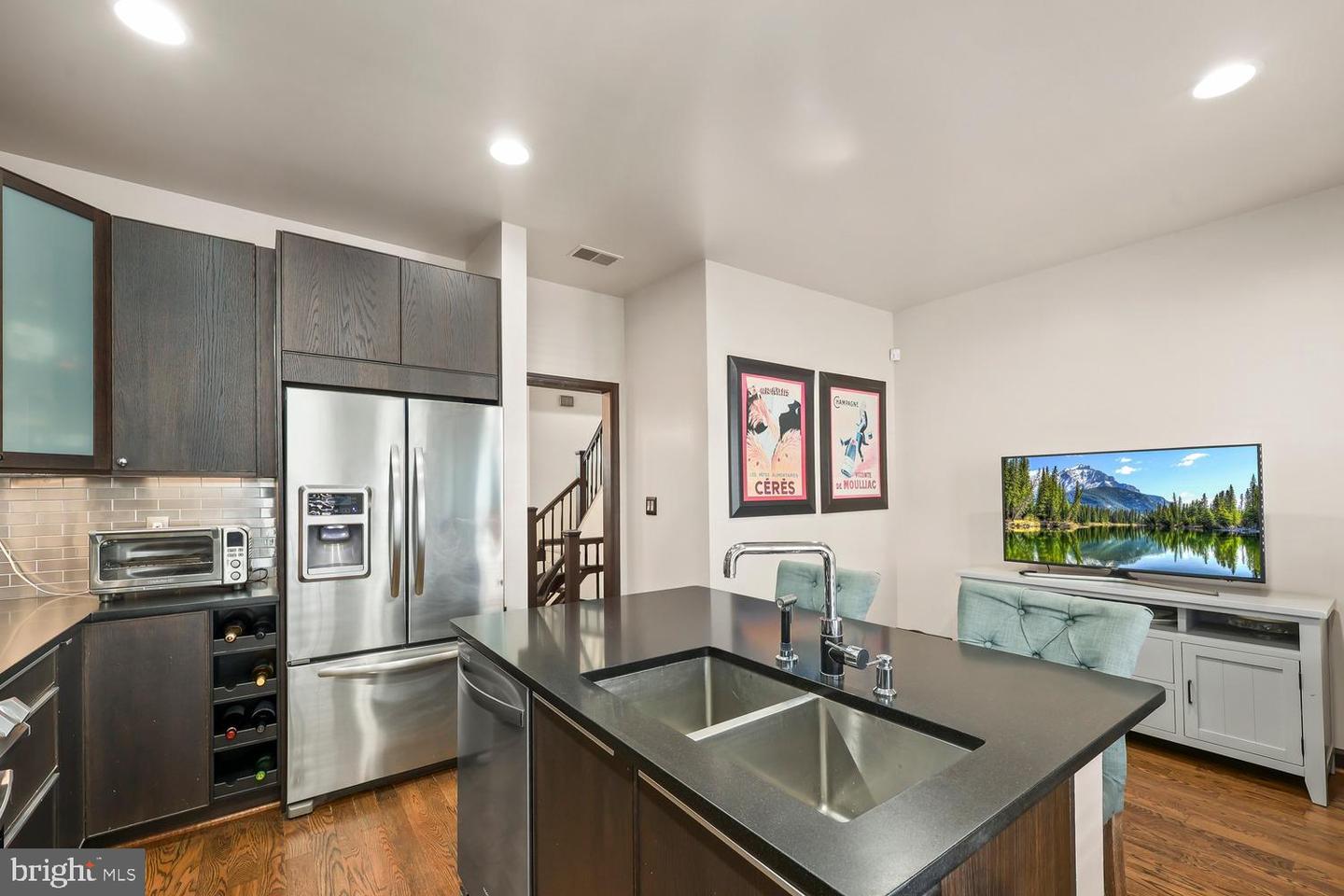 8861 ASHGROVE HOUSE LN, VIENNA, Virginia 22182, 3 Bedrooms Bedrooms, ,3 BathroomsBathrooms,Residential,For sale,8861 ASHGROVE HOUSE LN,VAFX2246278 MLS # VAFX2246278