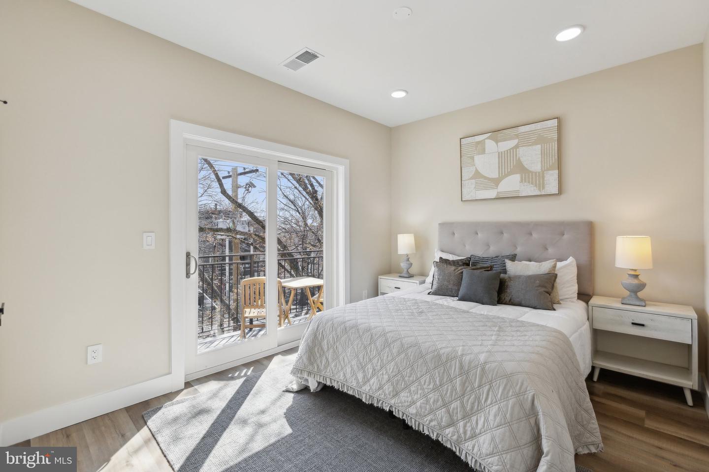 1016 RHODE ISLAND AVE NE #5, WASHINGTON, District Of Columbia 20018, 2 Bedrooms Bedrooms, ,1 BathroomBathrooms,Residential,For sale,1016 RHODE ISLAND AVE NE #5,DCDC2204714 MLS # DCDC2204714