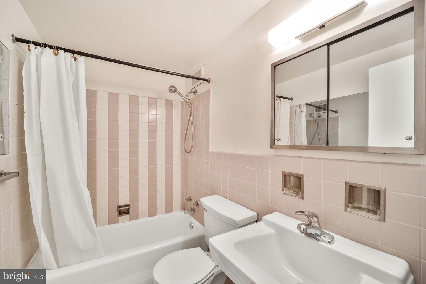 2475 VIRGINIA AVE NW #615, WASHINGTON, District Of Columbia 20037, 1 Bedroom Bedrooms, ,1 BathroomBathrooms,Residential,For sale,2475 VIRGINIA AVE NW #615,DCDC2204720 MLS # DCDC2204720