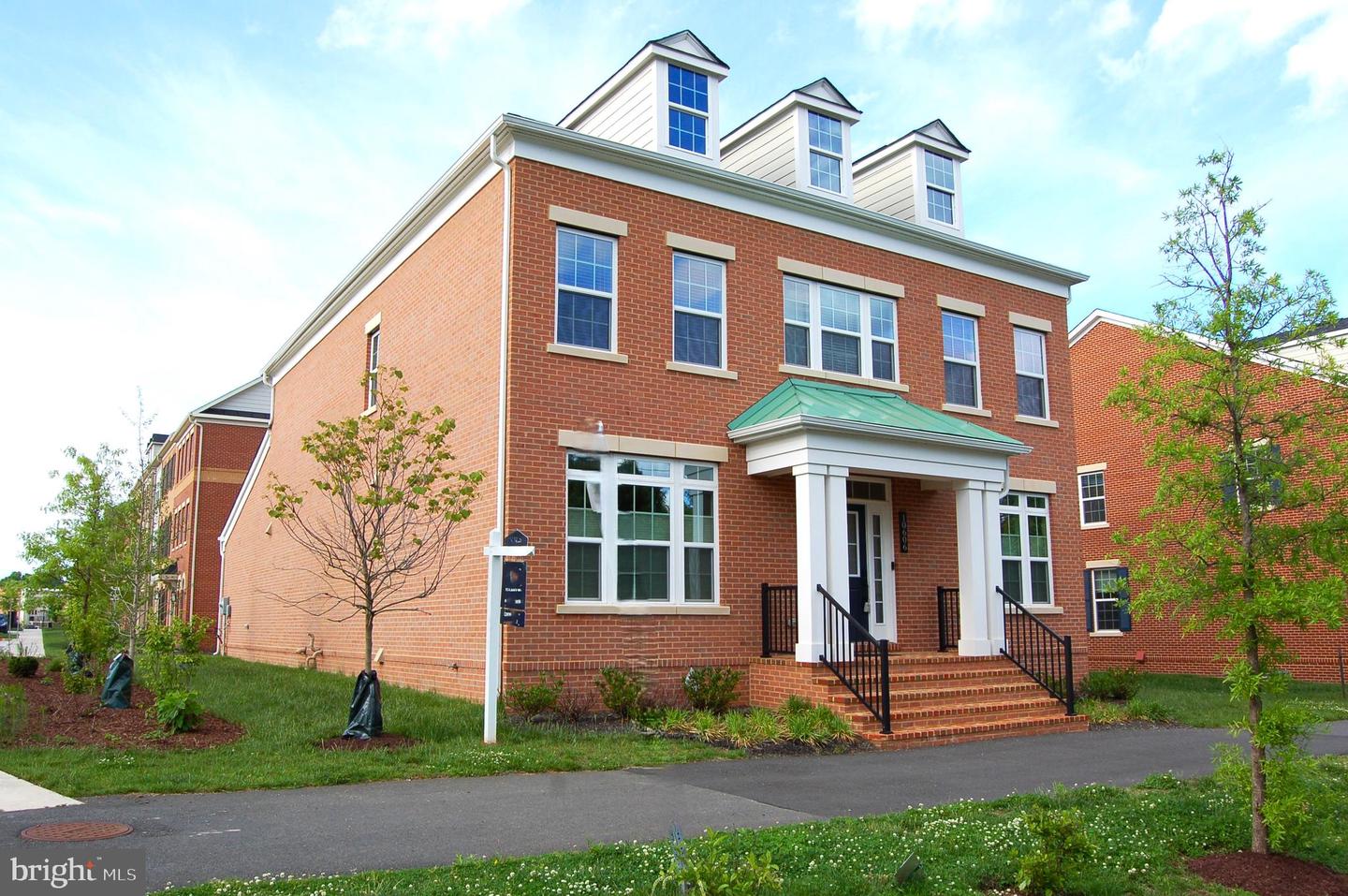 10606 CEDAR AVE, FAIRFAX, Virginia 22030, 6 Bedrooms Bedrooms, ,6 BathroomsBathrooms,Residential,For sale,10606 CEDAR AVE,VAFC2006436 MLS # VAFC2006436