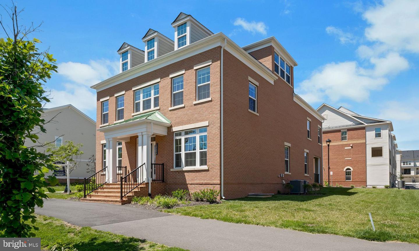 10606 CEDAR AVE, FAIRFAX, Virginia 22030, 6 Bedrooms Bedrooms, ,6 BathroomsBathrooms,Residential,For sale,10606 CEDAR AVE,VAFC2006436 MLS # VAFC2006436