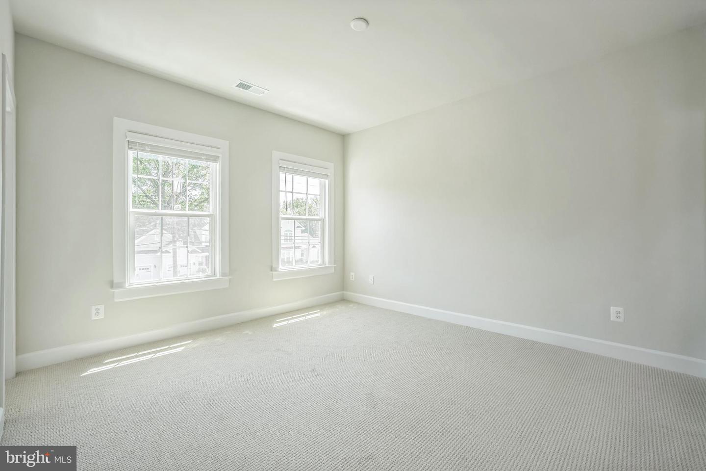 10606 CEDAR AVE, FAIRFAX, Virginia 22030, 6 Bedrooms Bedrooms, ,6 BathroomsBathrooms,Residential,For sale,10606 CEDAR AVE,VAFC2006436 MLS # VAFC2006436