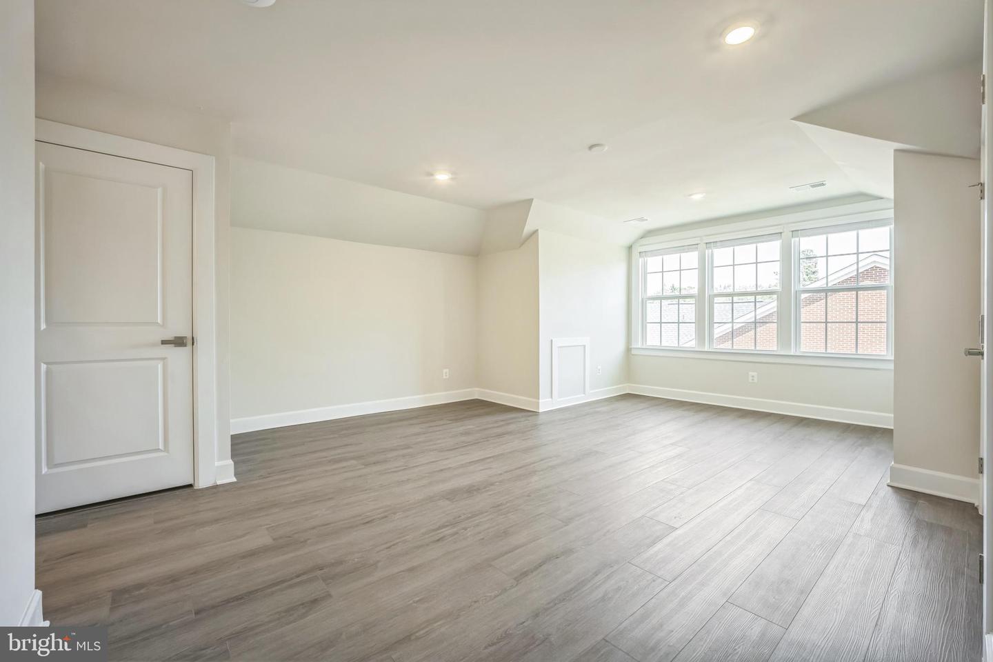 10606 CEDAR AVE, FAIRFAX, Virginia 22030, 6 Bedrooms Bedrooms, ,6 BathroomsBathrooms,Residential,For sale,10606 CEDAR AVE,VAFC2006436 MLS # VAFC2006436